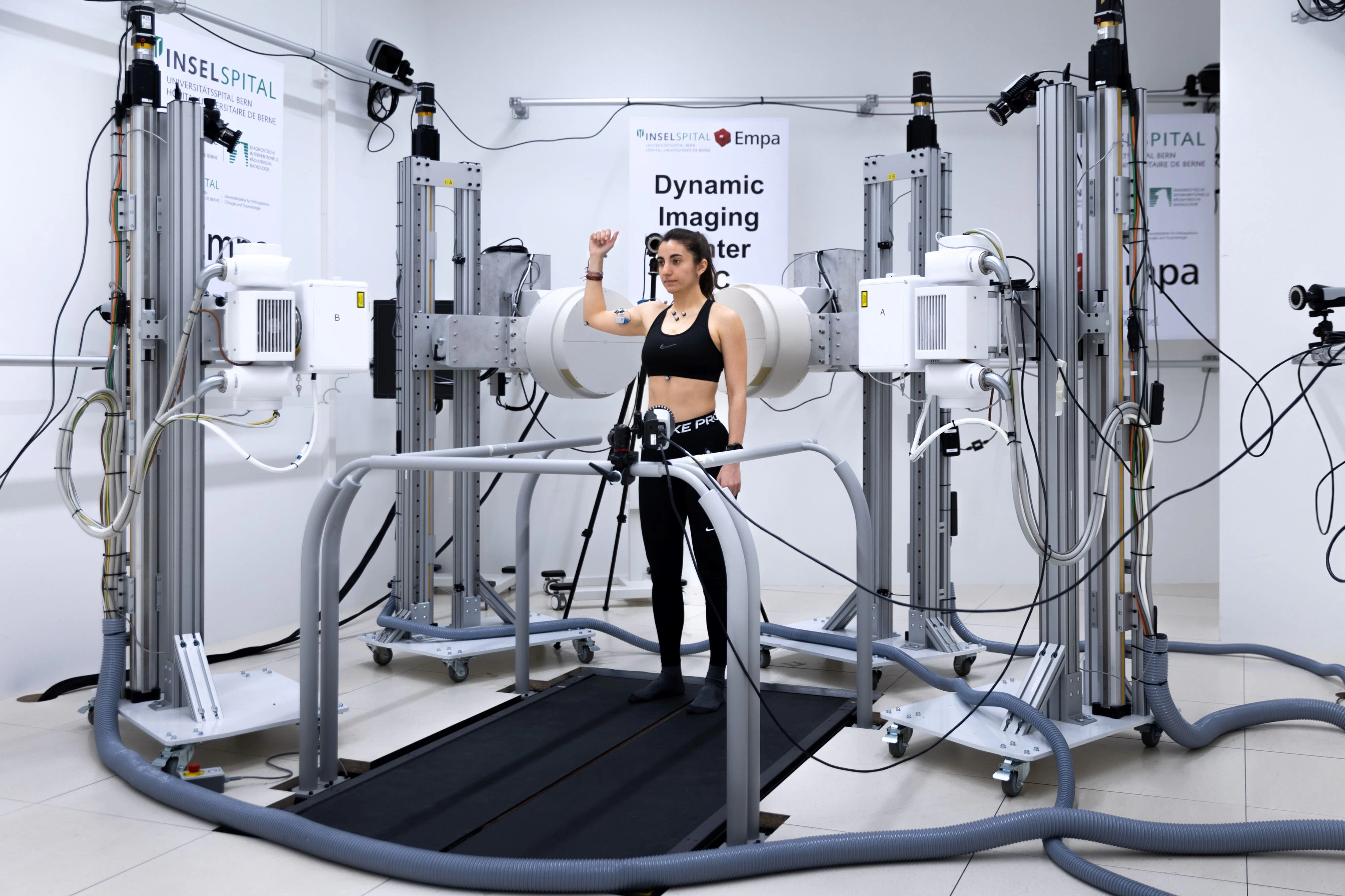 A biplanar radiographic imaging system (DBRI)