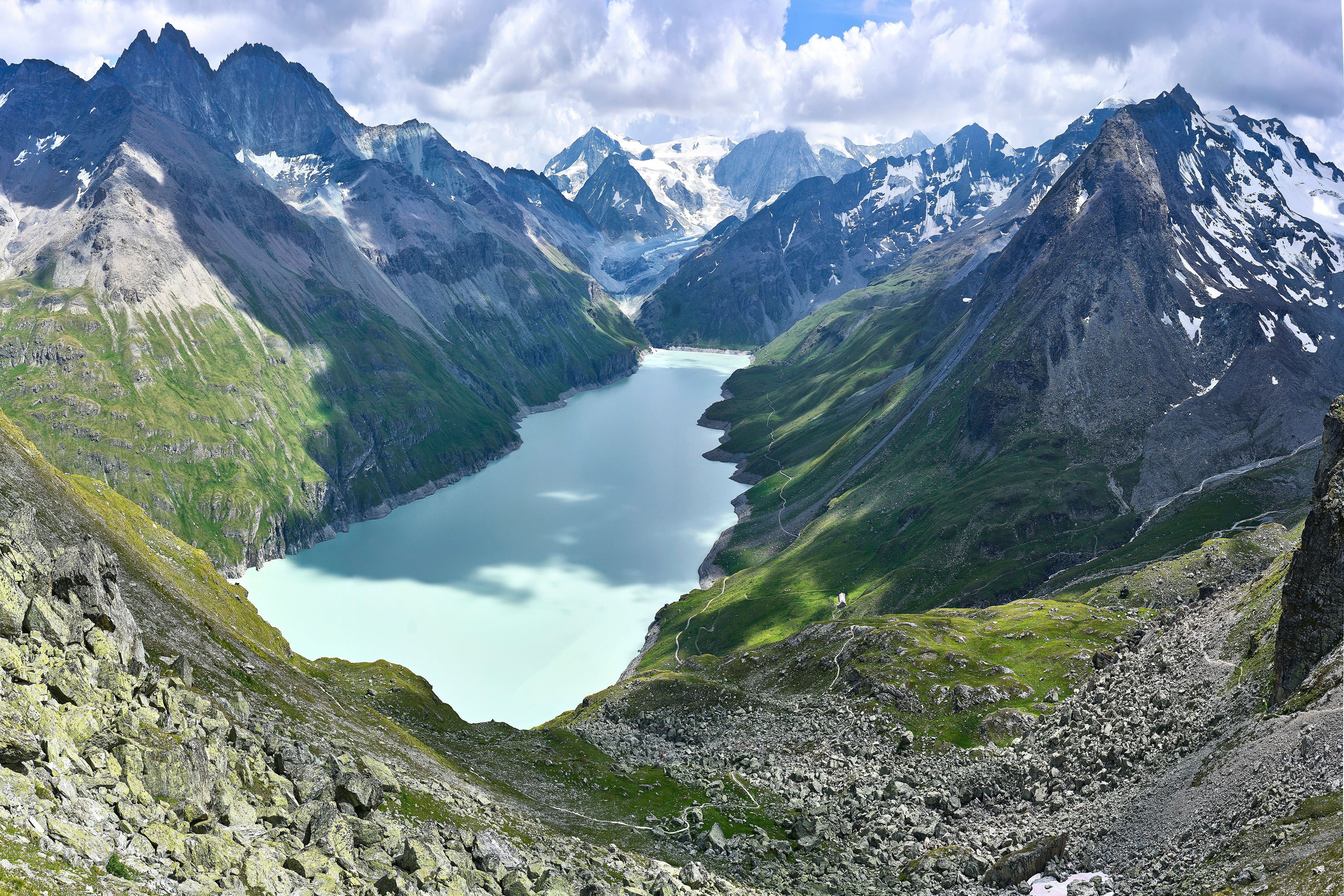 Lago artificiale