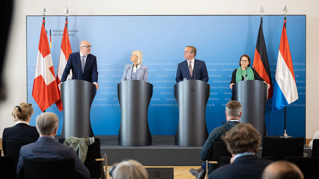 Bundesrat Martin Pfister am Treffen der deutschsprachigen Verteidigungsministerinnen und Verteidigungsminister in Berlin