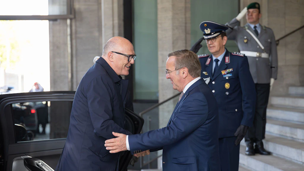Bundesrat Martin Pfister am Treffen der deutschsprachigen Verteidigungsministerinnen und Verteidigungsminister in Berlin