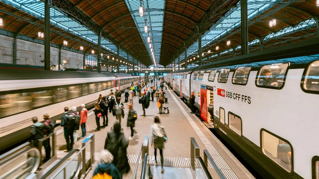 Bahnhof Basel SBB mit Passagieren