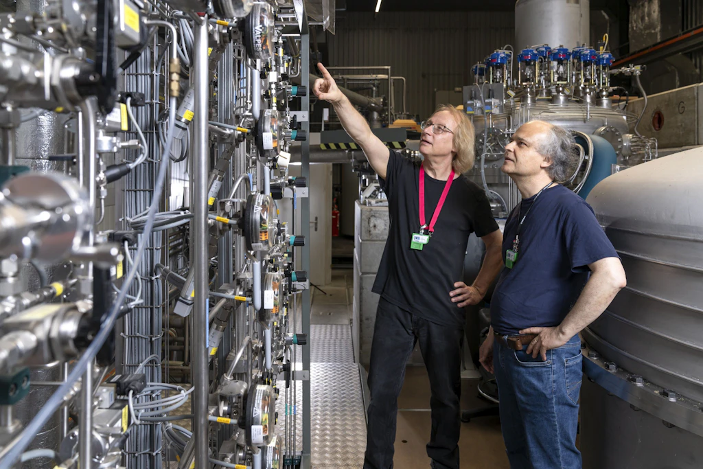 Bernhard Lauss (left) and Geza Zsigmond