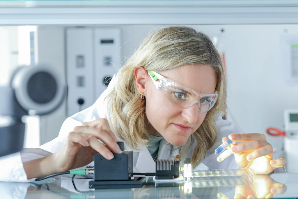 Light-controlled drug delivery